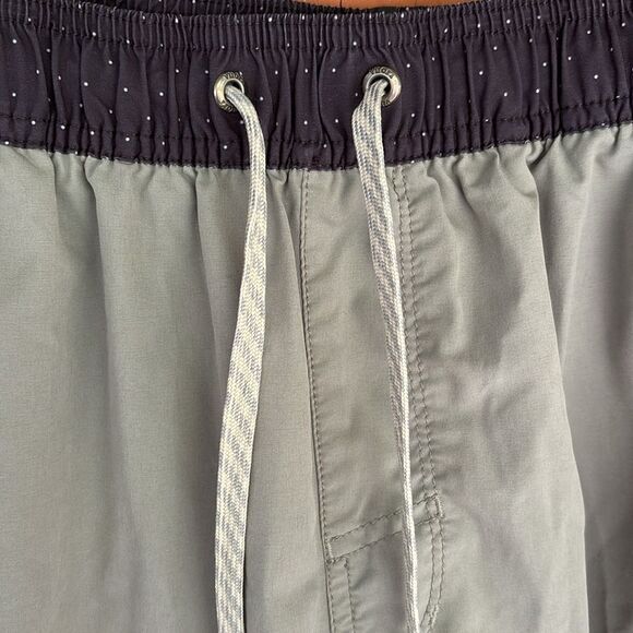 Vuori Kore Short in Stormy Size L - Picture 6 of 10